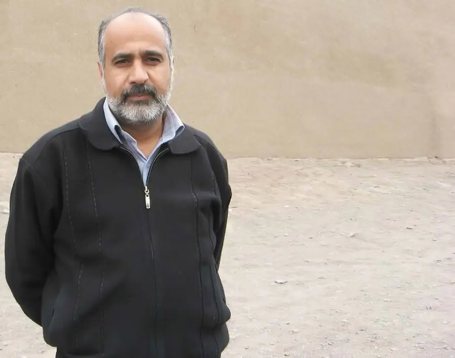 گذشته را باید با نقد احضارکرد
