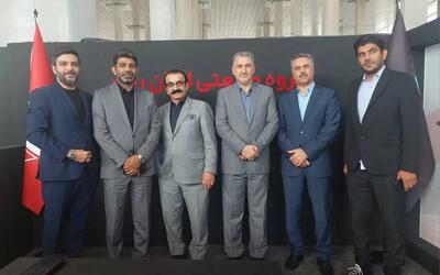 امضای تفاهمنامه همکاری بانک سرمایه با ایران روور و مزین خودرو؛ توسعه تعاملات با فعالان صنعت خودرو و مجموعههای اقتصادی