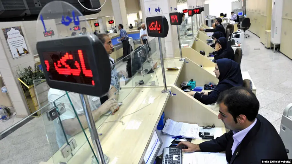 تغییر ساعت کاری ادارات و بانکها؛ زمان فعالیت دستگاههای دولتی اعلام شد