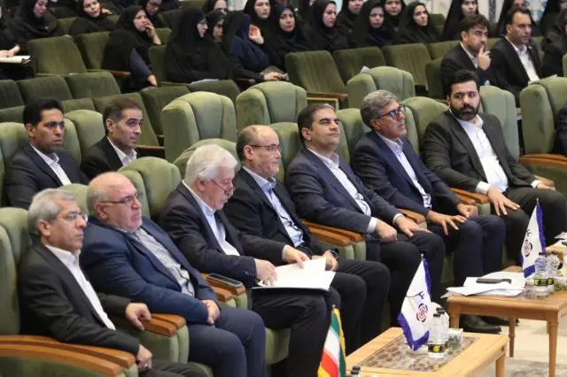 حمایت دو نماینده مجلس از مسیر اصلاح موسسه اعتباری ملل؛ تاکید بر شفافیت و مدیریت دارایی ها