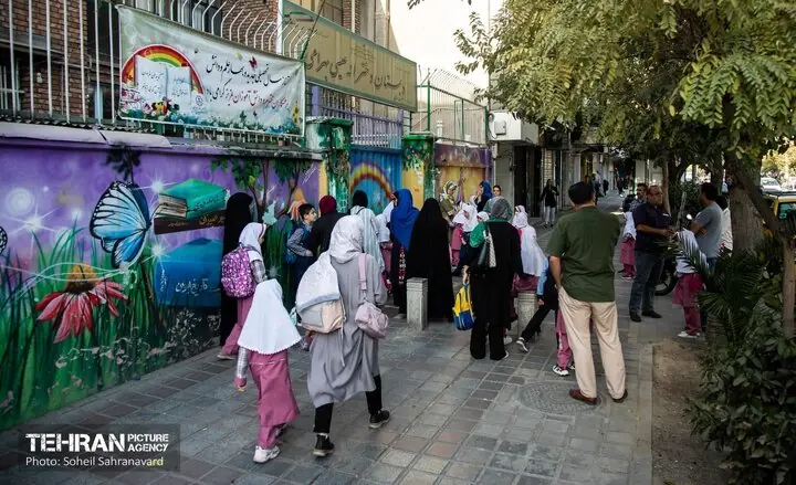 انتقاد پلیس از وضعیت سرویس مدارس/ ترددها در مهر تقریبا ۳۰ درصد اضافه میشود/ آغاز فعالیت مترو از ۴:۳۰ صبح
