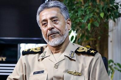  دریادار سیاری: ارتش فرزند ملت است/ دشمن با ناکامی منطقه را ترک می‌کند