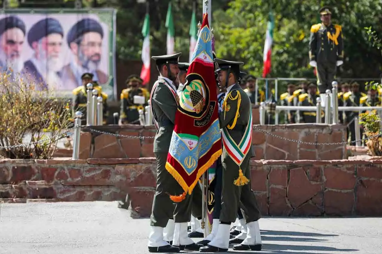 قابهای تماشایی از لحظه اعطای سردوشی و درجه با حضور امیر سیاری؛ پایان رزم مقدماتی در مرکز جوادالائمه(ع) ارتش | تصاویر