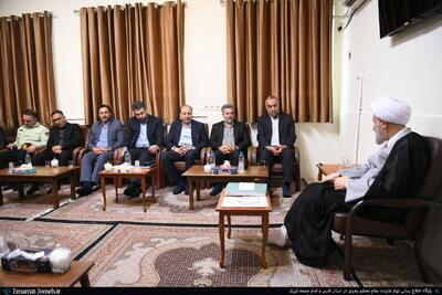  امام جمعه شیراز: زندان‌ها باید به مراکز اشتغال‌محور تبدیل شوند