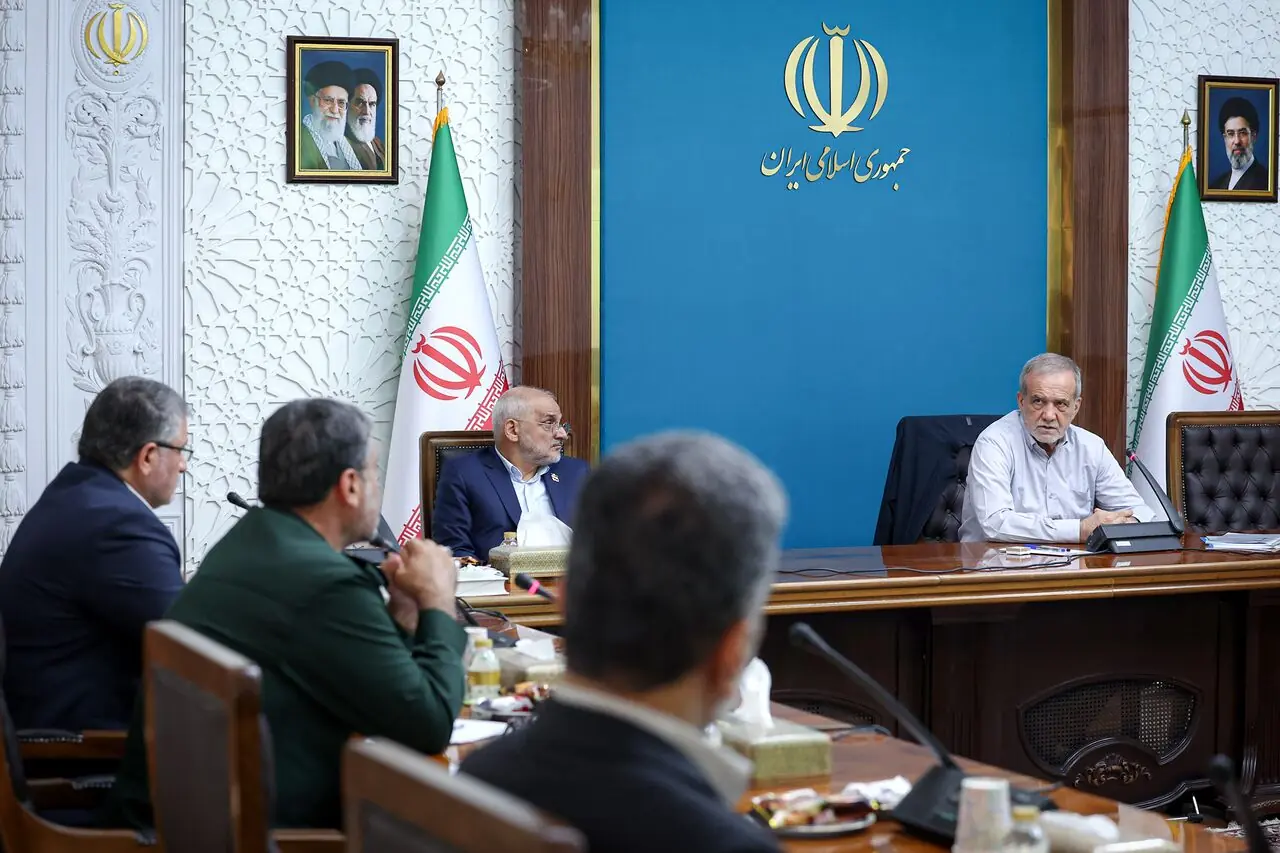 بسیج مردم آرامش اجتماعی ایجاد میکند/ برای عوامل تأثیرگذار در سلامت برنامه داشته باشیم