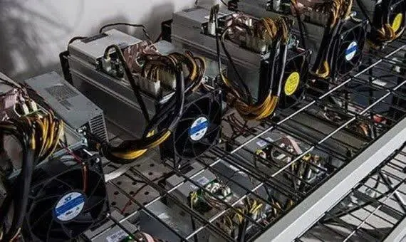   تشدید برخورد با قاچاق انرژی در مازندران؛ کشف و ضبط ۱۰۵ ماینر غیرمجاز در بابل