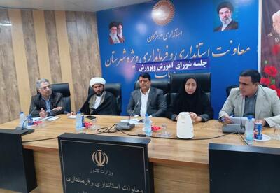  فرماندار ویژه میناب: هیچ مدرسه‌ای در اول مهر بدون معلم و هیچ دانش آموزی بدون کتاب نماند