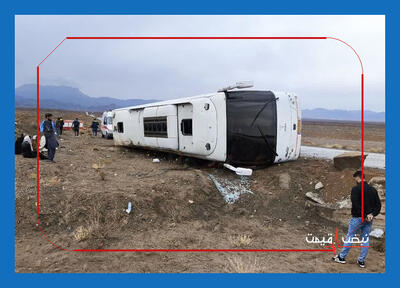 عکس: واژگونی اتوبوس بم ـ مشهد ۴۸ مصدوم برجا گذاشت │ جزئیات امدادرسانی هلالاحمر در محور راور ـ دیگرستم