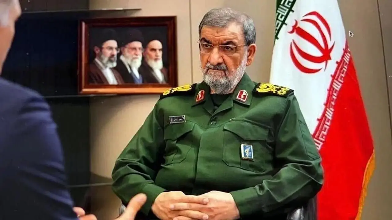 محسن رضایی: ترامپ این جنگ را احمقانه آغاز کرد و احمقانه در حال ادامه آن است/ هنوز به فتوای رهبری شهید درباره دکترین هستهای پایبند هستیم