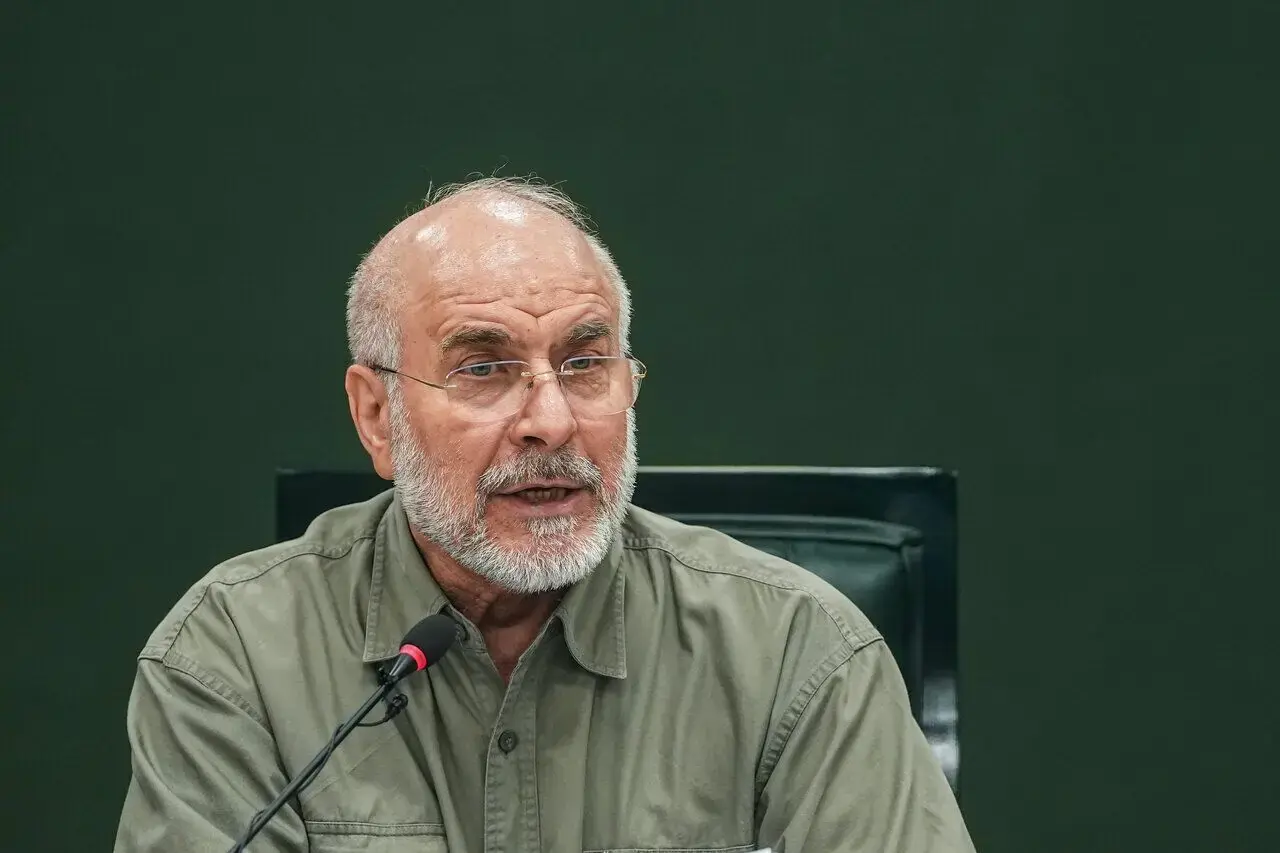 قالیباف: هم باید جنگید و هم مذاکره کرد