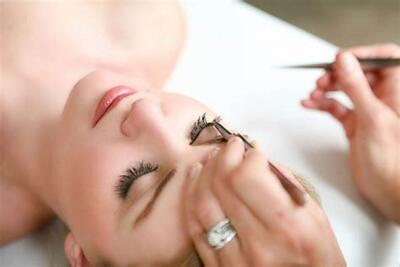 کاشت مژه عامل بروز انگلهای پوستی