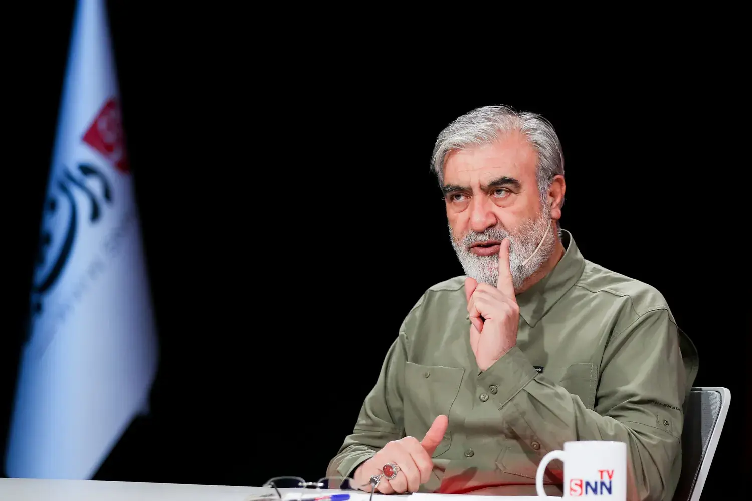 پاسخ عزیزی به بسنت درباره ادعای صفهای طولانی بنزین در ایران!