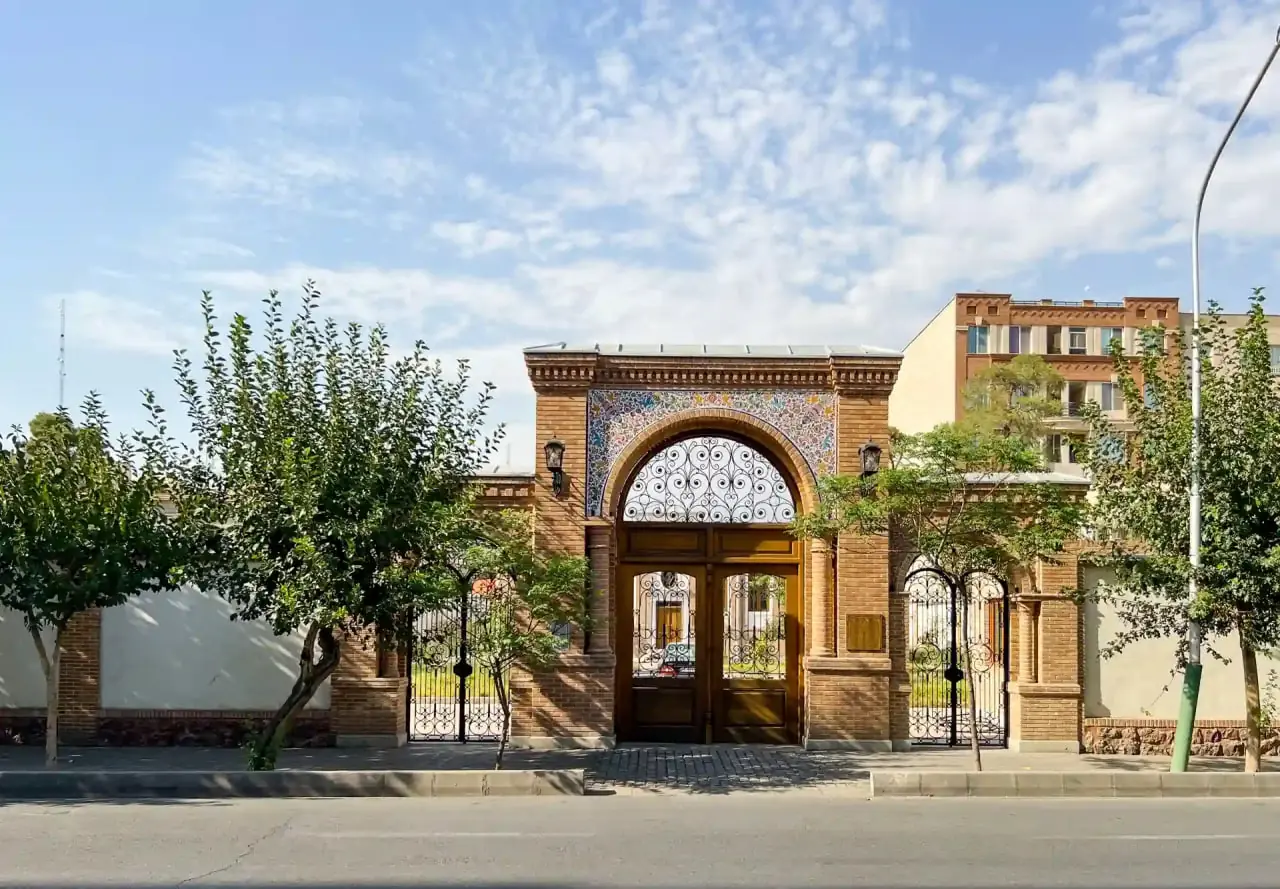 عمارت داماد ناصرالدینشاه؛ تلفیق معماری ایرانی و اروپایی در تهران - چیدانه