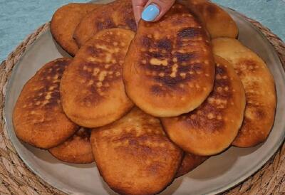 طرز تهیه نان بدون فر با ۱ تخم مرغ؛ نانی نرم و خوشمزه برای صبحانه و عصرانه