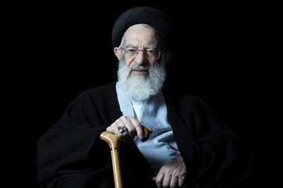  تشییع پیکر آیت‌الله شبیری؛ قم روز چهارشنبه تعطیل شد