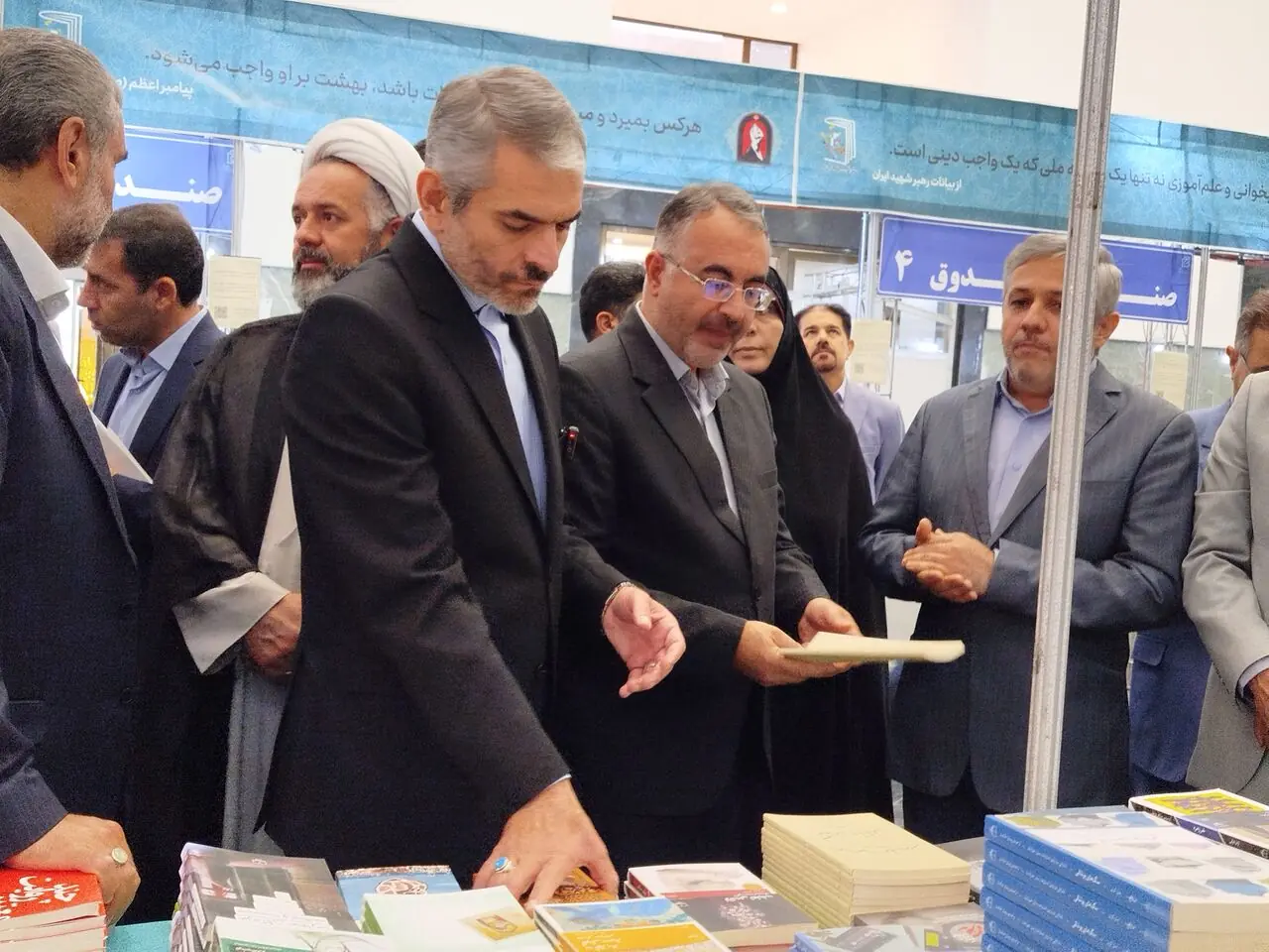 گشایش هجدهمین نمایشگاه کتاب آذربایجانغربی در ارومیه/ نمایشگاهها جلوه اقتدار فرهنگیاند