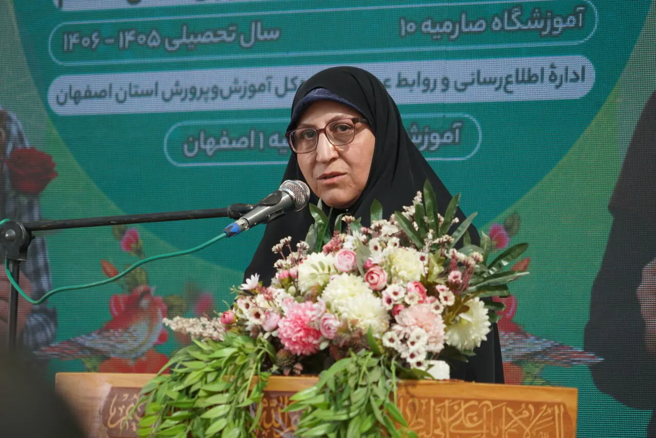 دانشآموزان در کنار کسب علم باید اخلاقمدار، مسوولیتپذیر و متعهد پرورش یابند