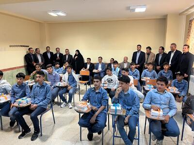  فیلم| زنگ جوانه‌ها به یاد شهدای مدرسه میناب در اردبیل