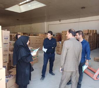 کشف سه هزار قلم مواد غذایی تاریخ مصرف گذشته از یک انبار در همدان