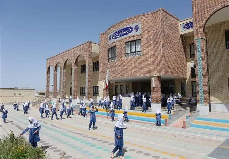 بوی ماه مهر در کردستان/ از جهش زیرساختهای آموزشی تا گره کور ناوگان مدارس