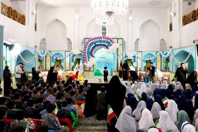 زنگ شکوفهها در جوار بارگاه منور رضوی نواخته شد/ بیش از ۱۰۰ هزار دانش آموز کلاس اولی