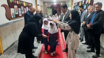 با احترام به امام شهید و شهدای میناب، کلاساولیها و هفتمیهای مازندران به مدرسه رفتند