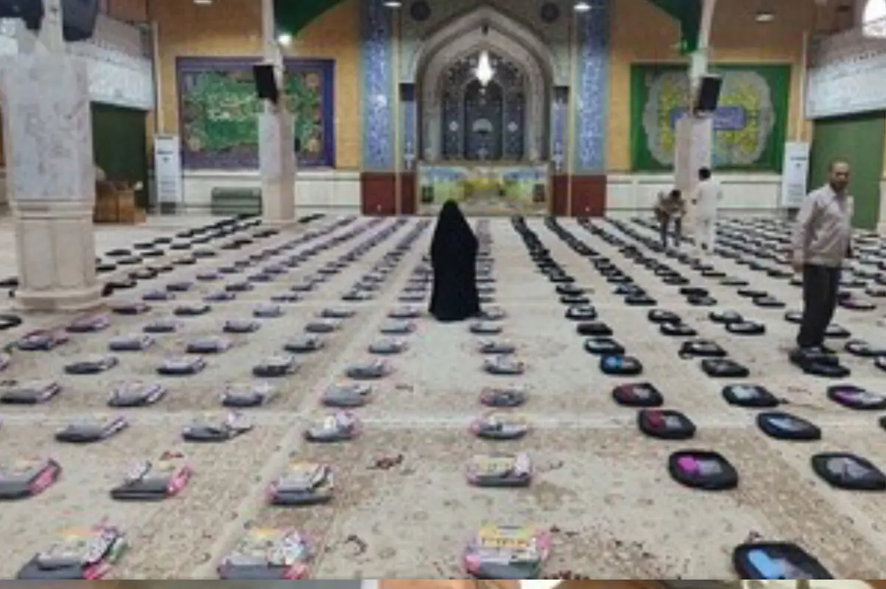 ۱۰ هزار بسته نوشتافزار بین دانشآموزان کمبرخوردار گنبدکاووس توزیع شد