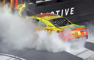 پیست بریستول به رینگ بوکس تبدیل شد/ درگیری شدید ۲ ستاره NASCAR پس از مسابقه - پارس فوتبال