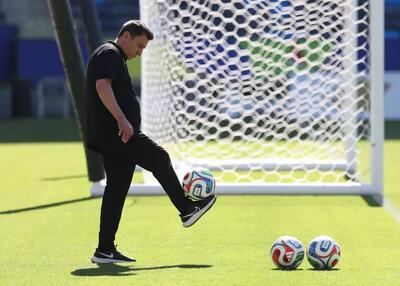 امیر قلعهنویی پابهپای شاگردانش در شروع آمادهسازی تیم ملی مشغول تمرین شد