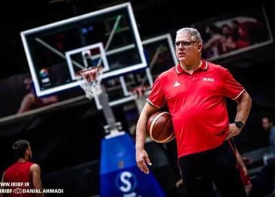 سوتیریوس مانولوپولوس و غافلگیر کردن بازیکنان تیم ملی بسکتبال با پاشیدن آب