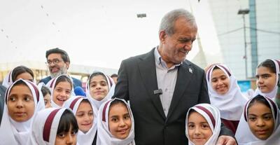 پیام مهم پزشکیان به دانشآموزان: هیچ رؤیایی دور از دسترس شما نیست