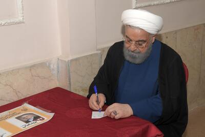  حسن روحانی: آیت‌الله‌العظمی شبیری زنجانی آموزگار بزرگ اعتدال و خیراندیشی بود