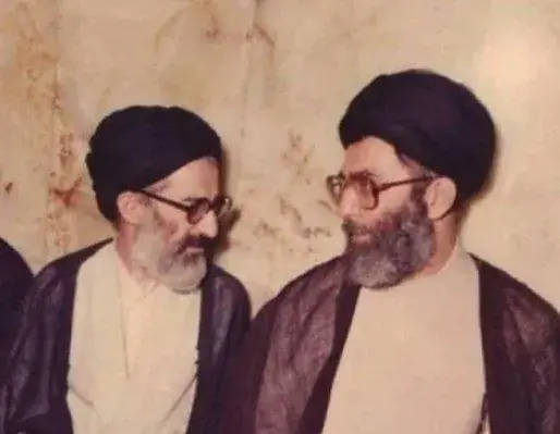 تصویر کمتر دیده شده از آیتالله شبیری زنجانی در کنار رهبر شهید انقلاب