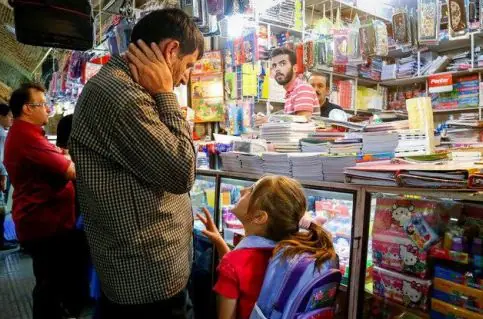 زنگ مدرسه در سکوت فقر