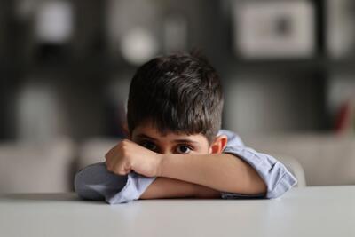  دلایل ترس از مدرسه در کودکان: علائم و راهکارهای والدین