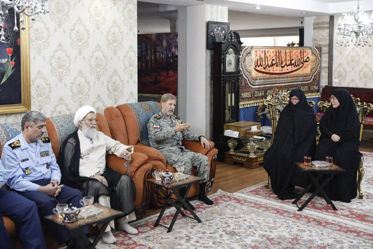 فرمانده کل ارتش: شهید نصیرزاده فرماندهای شجاع، مؤمن، متواضع و متشرع بود