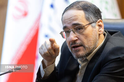 نگاهداری: منفعت جویان از جیب مردم و آبروی فداکاران انقلاب خرج میکنند