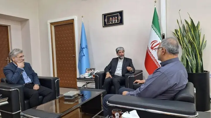 دیدار عتباتی و شهردار تهران؛ تأکید بر همافزایی برای حل چالشهای شهری و صیانت از حقوق عامه