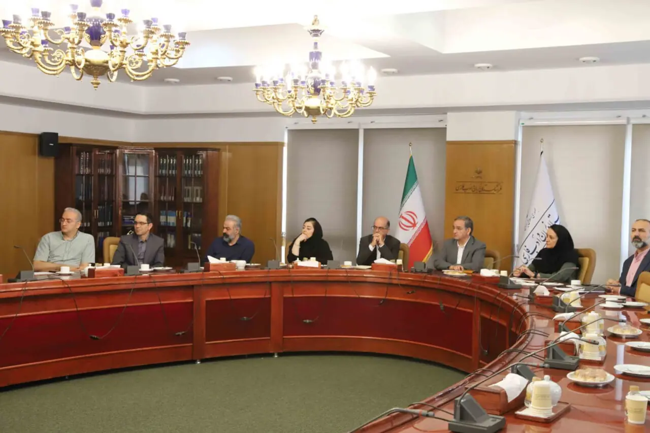  فرهنگستان زبان و ادب فارسی به دنبال استانداردسازی ابزارهای ویرایش زبان