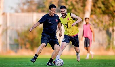 تقابل جالب سلمانی و تارتار در تمرین پرسپولیس - پارس فوتبال