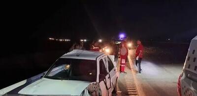 مصدوم شدن ۳ سرنشین پراید در برخورد با تریلر حمل گاز مایع