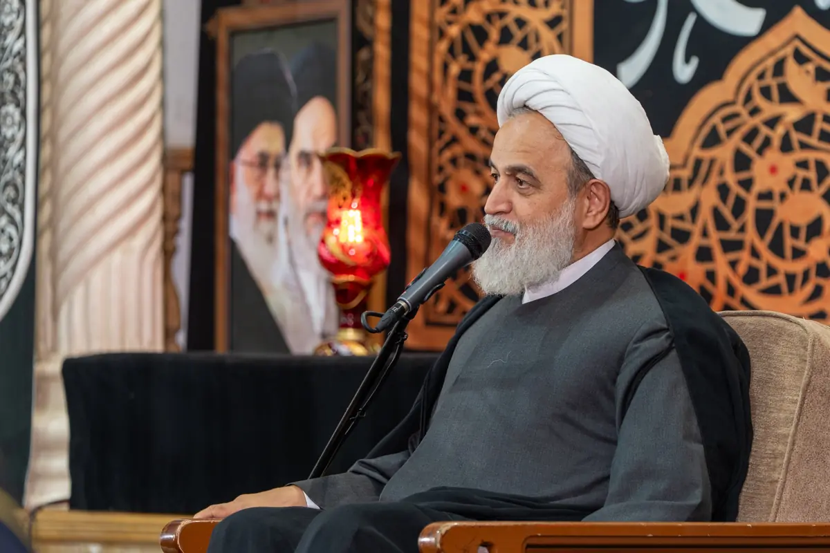حجتالاسلام پناهیان: حضرت معصومه(س) نمونهای روشن از جایگاه والای زن در اسلام است/ زنان میتوانند به جایگاهی برسند که علمای بزرگ در برابر مقام آنها تواضع کنند