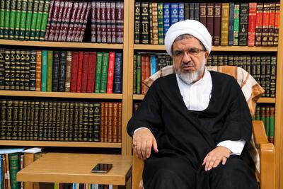 استاد عندلیب همدانی: حضرت آیت الله شبیری زنجانی با «ژرفاندیشیِ شگفت و نقادیِ شگرف» همواره شمع فروزان محفل اهل علم و معرفت بود