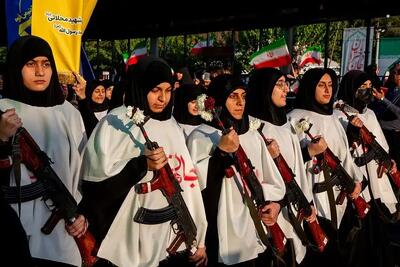 تصاویر متفاوت از حضور دختران و زنان در رزمایش «جان‌فدا» تهران