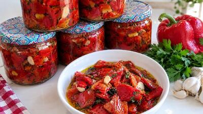 طرز تهیه ترشی فلفل کاپی؛ دستور فوری و خوشمزه با سیر و سرکه