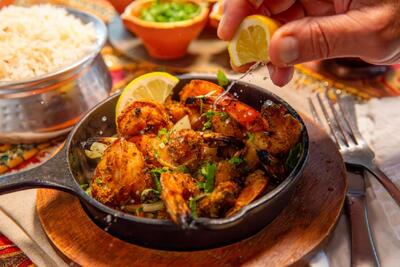  طرز تهیه چیکن هات اسپایسی خانگی با روکش چیپسی