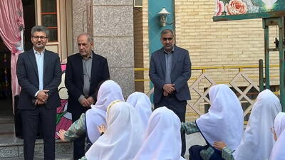 فرماندار دزفول: مدرسه باید محل رشد اخلاقی و اجتماعی دانشآموزان باشد