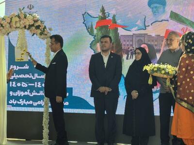 معاون علمی رییس جمهور زنگ «مهر و مقاومت» را در مدرسه شجره طیبه میناب نواخت