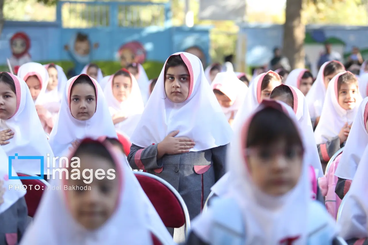 زنگ «مهر و مقاومت» برای بیش از ۳۷۰ هزار دانشآموز گیلان به صدا درآمد