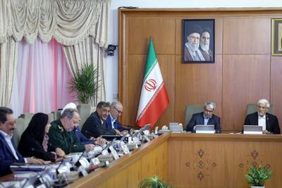  عارف: ترامپ حتی مقام دست‌هفتم، کشور رده‌پنجم آفریقایی را برای مذاکره با ما واسطه می‌کند